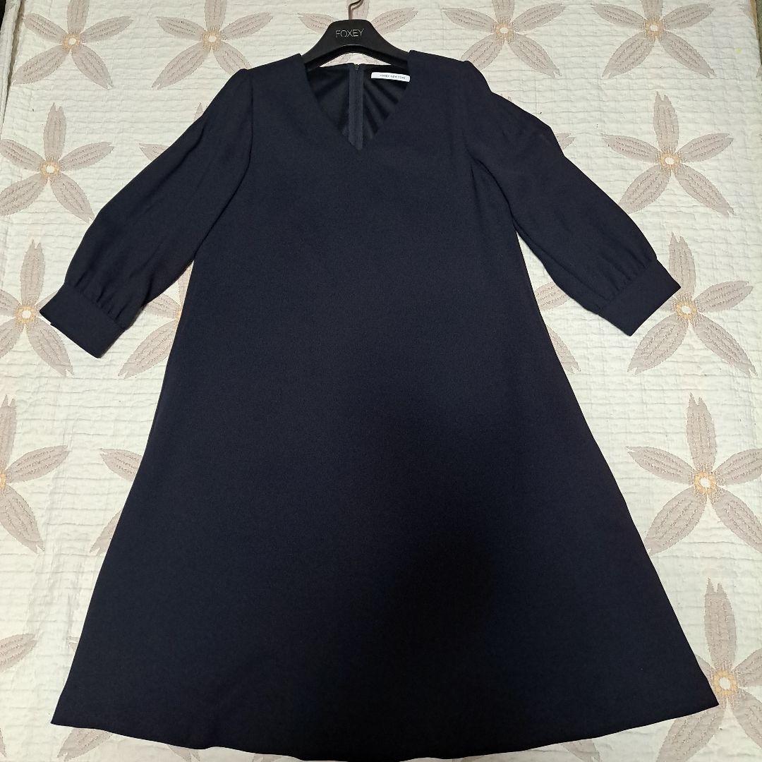 フォクシーニューヨークネイビー Vネック 七分袖ワンピース