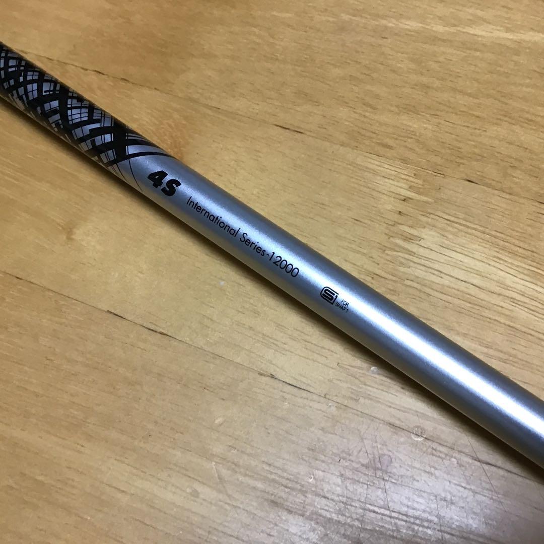 週末限定　アッタスダース4S テーラーメイドスリーブ付き