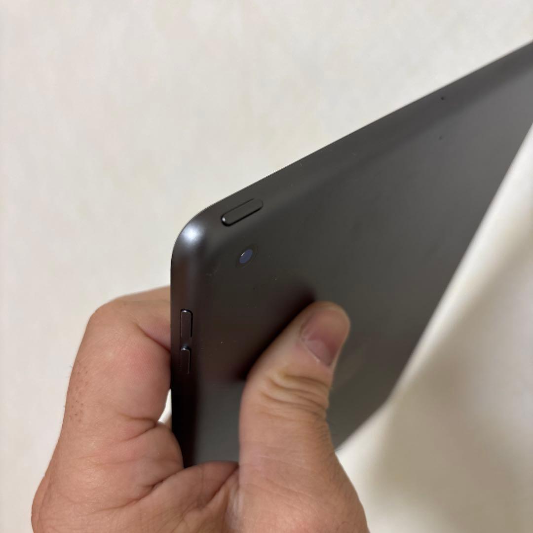 Apple iPad 第9世代　スペースグレー 64GB 美品