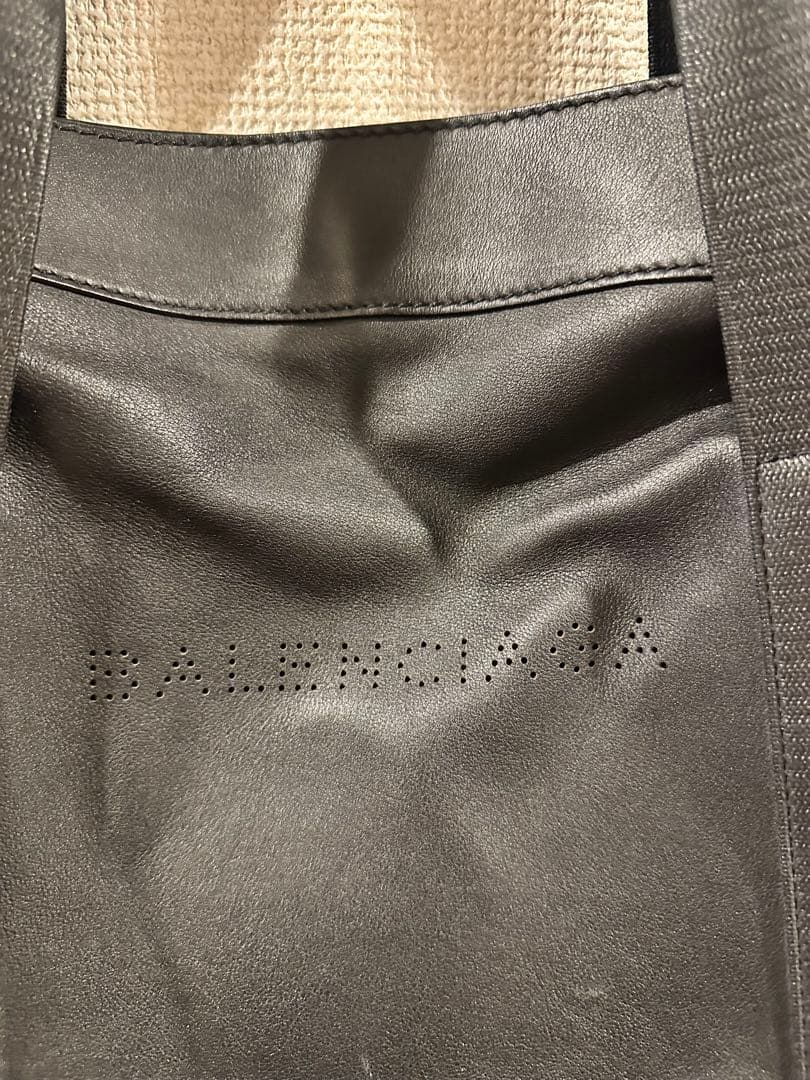 BALENCIAGA ブラックレザートートバッグ