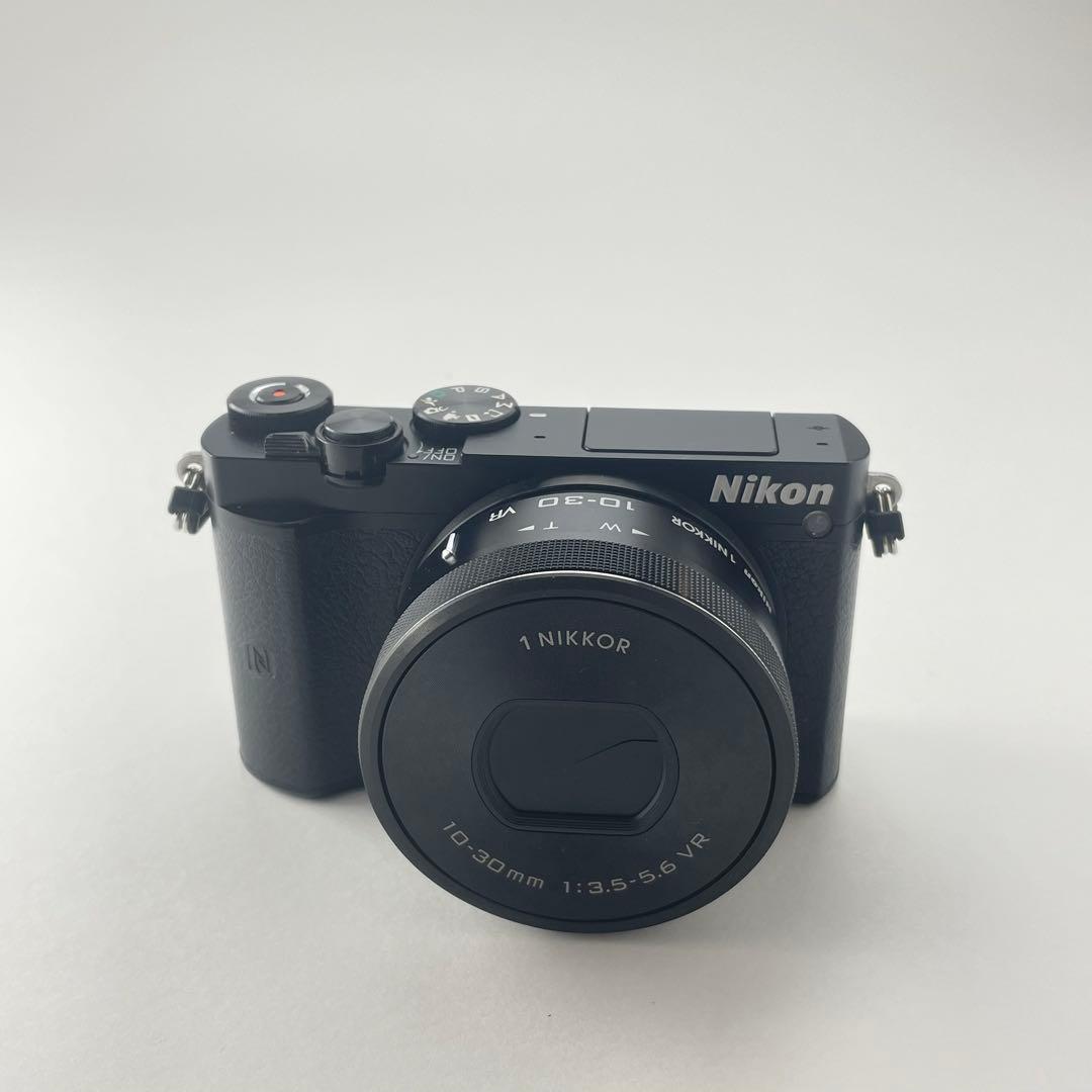 【美品・返品保証】Nikon1 J5 10-30mmレンズキット