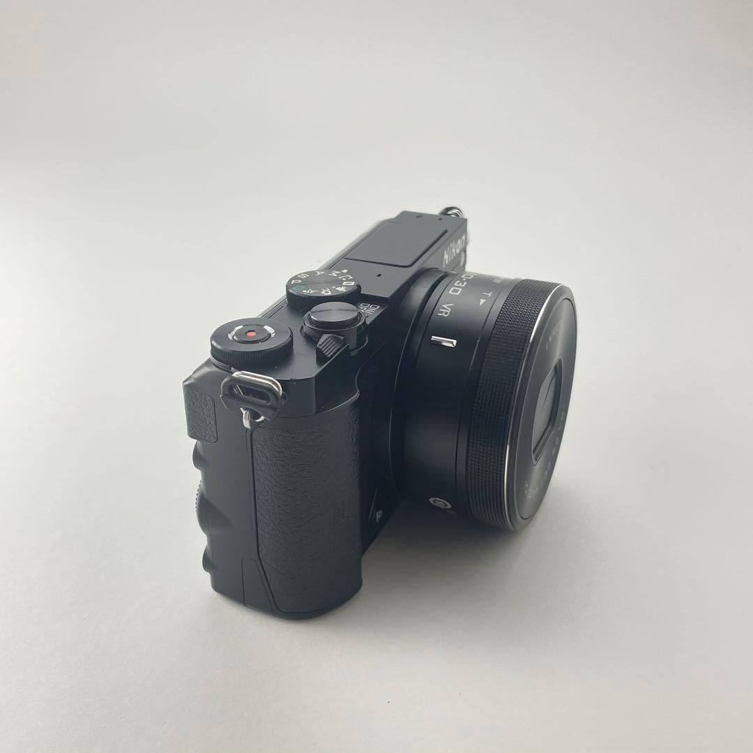 【美品・返品保証】Nikon1 J5 10-30mmレンズキット