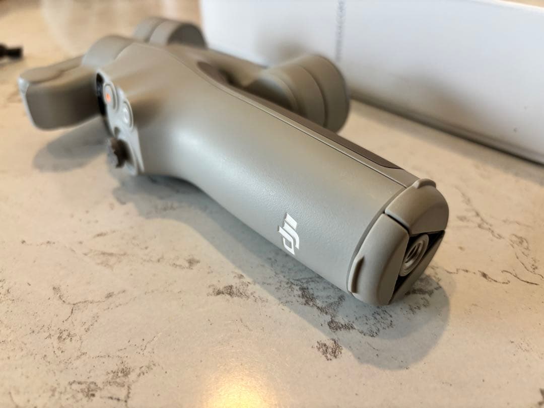 DJI OSMO MOBILE7 ジンバル 3軸スタビライザー