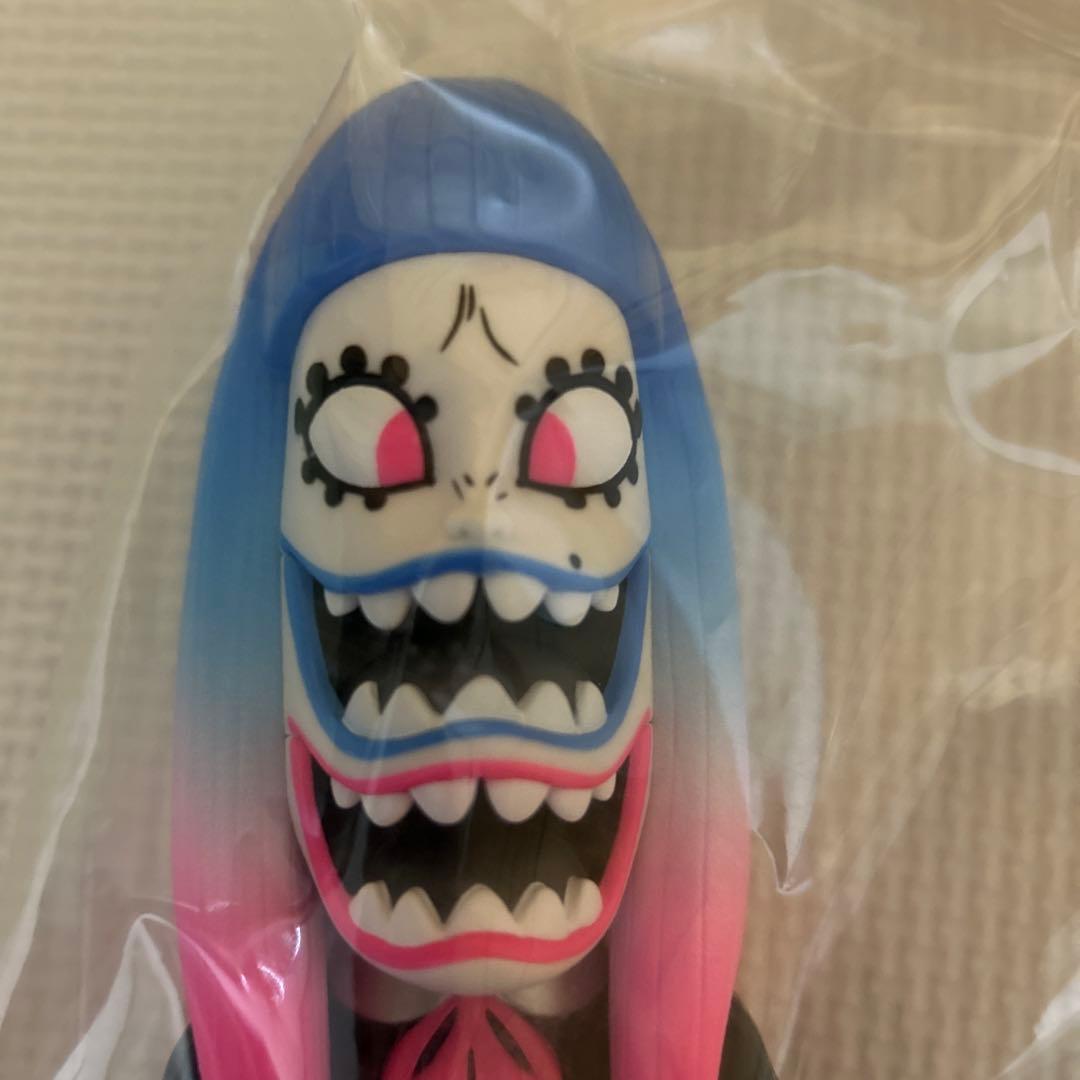 GRAPE BRAIN ゲラゲラ ソフビ フィギュア 二口裂け女