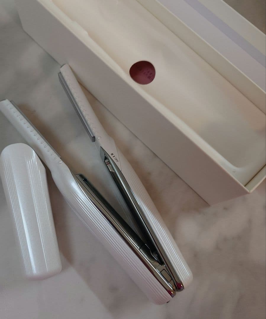 ReFa ストレートヘアアイロン ホワイト 収納ケース付き