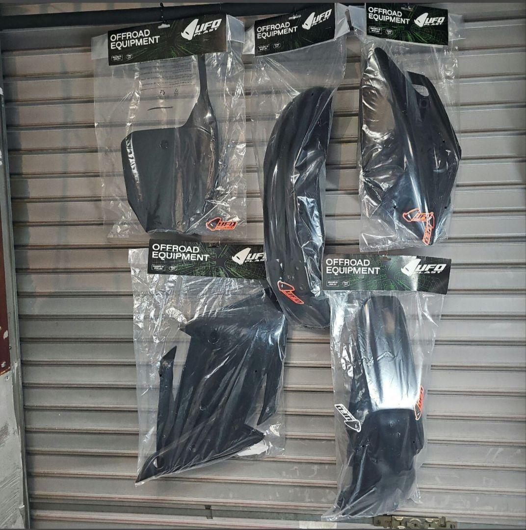 @*4様 新品未開封 ホンダ '07-'24 CRF150R UFO製外装セット