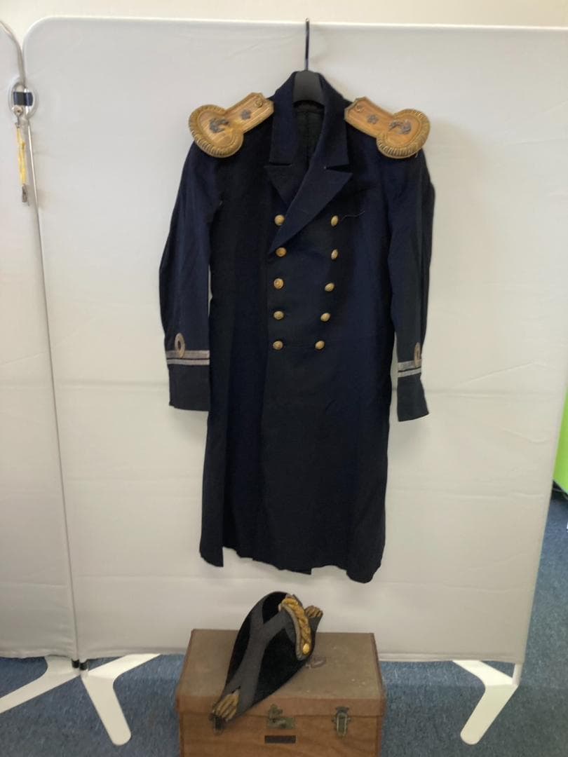 うぶ物 希少 大日本帝国海軍 大礼服 大礼帽 肩章 勲章各種