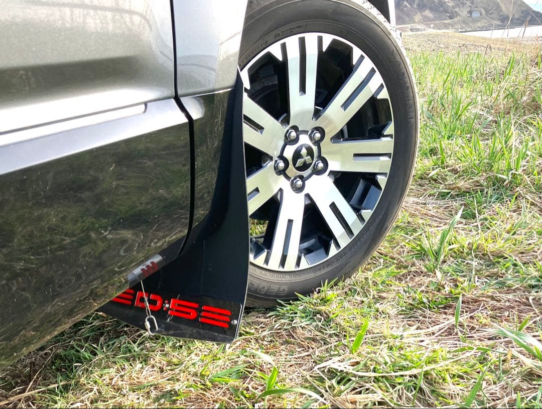 デリカD5 マッドフラップ黒（反射シート付）後期型専用 SUS304#400