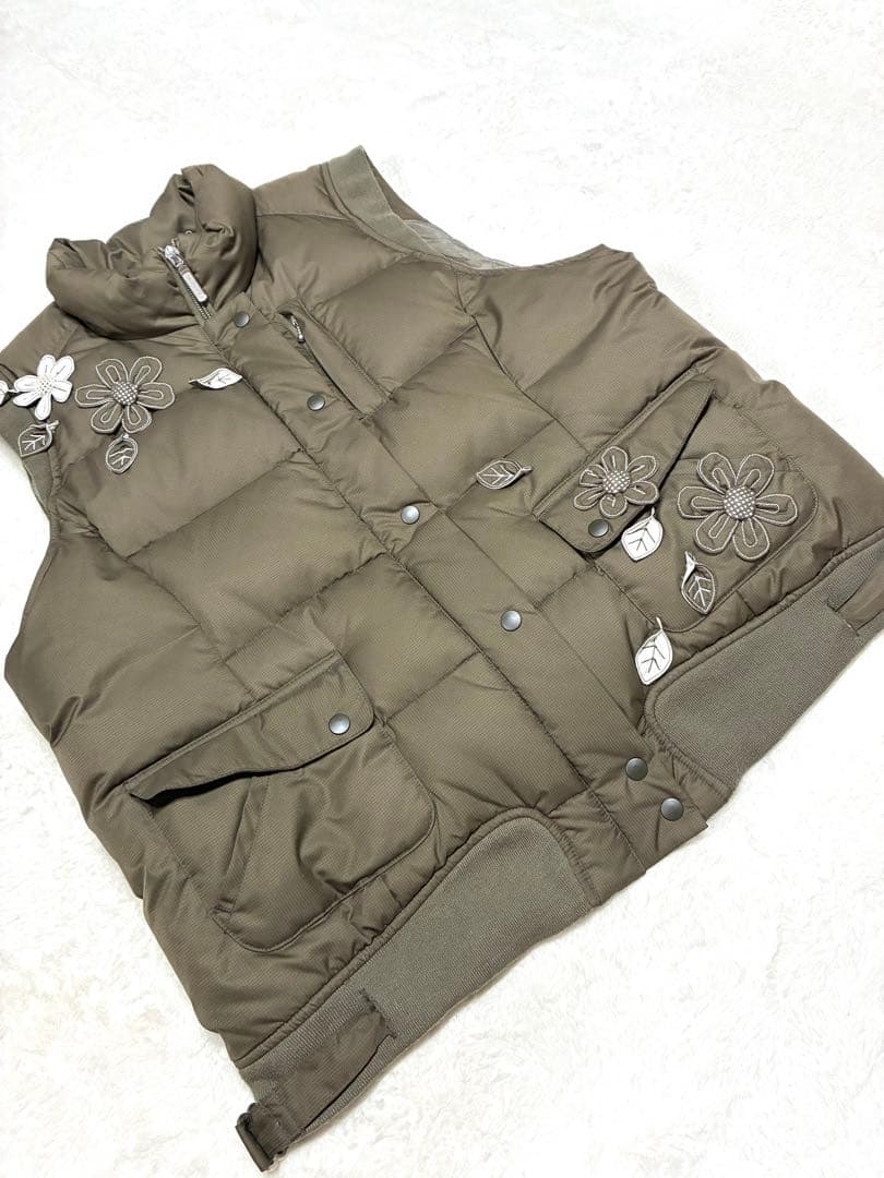 POTECHINO ダウンベスト 花モチーフ付 カーキ ゆったり