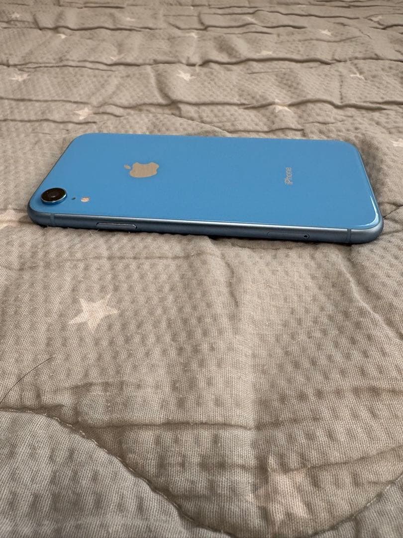Apple iPhone XR ブルー　本体　64GB