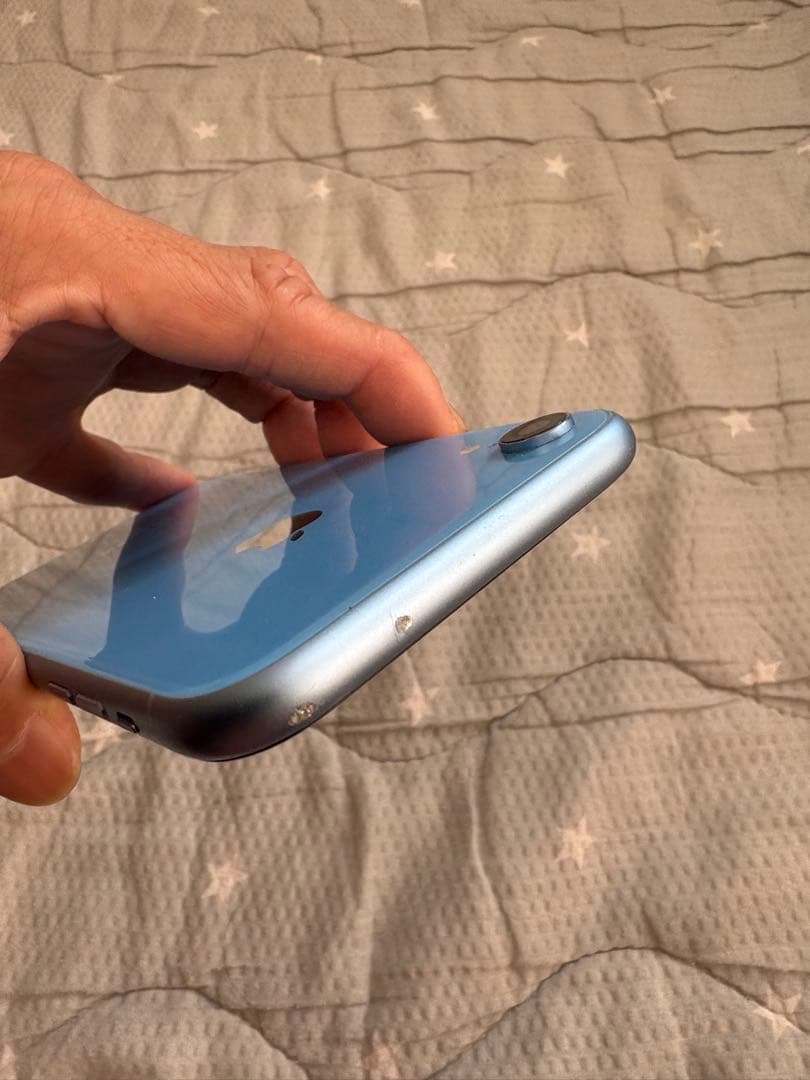 Apple iPhone XR ブルー　本体　64GB