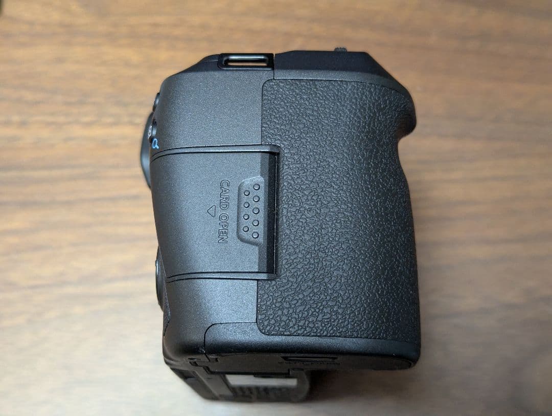 Canon EOS R フルサイズミラーレス一眼カメラ バッテリー2個おまけ