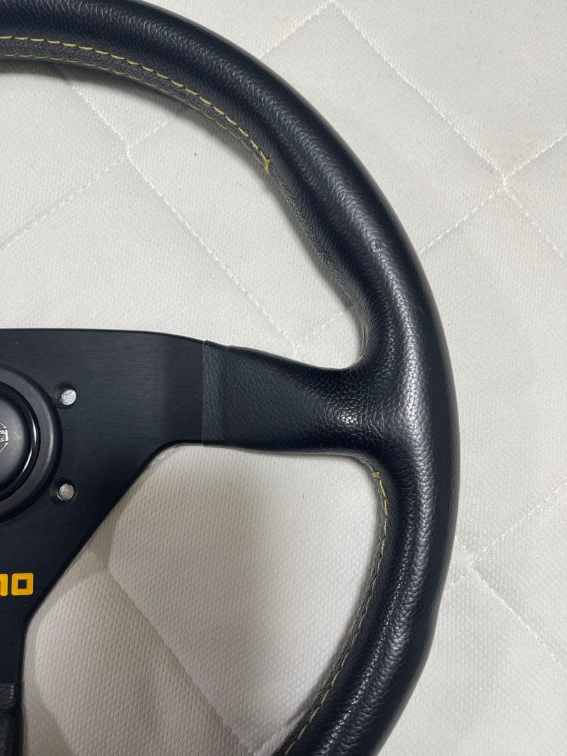 momo ステアリング　ヴェローチェV35