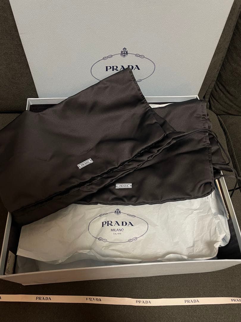 【希少♡美品】PRADA ソールが可愛いゴールド ローファー