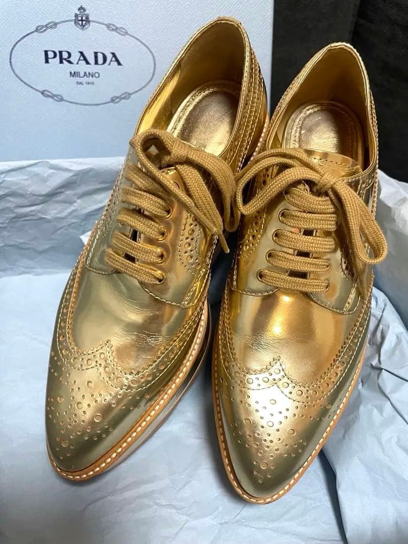 【希少♡美品】PRADA ソールが可愛いゴールド ローファー