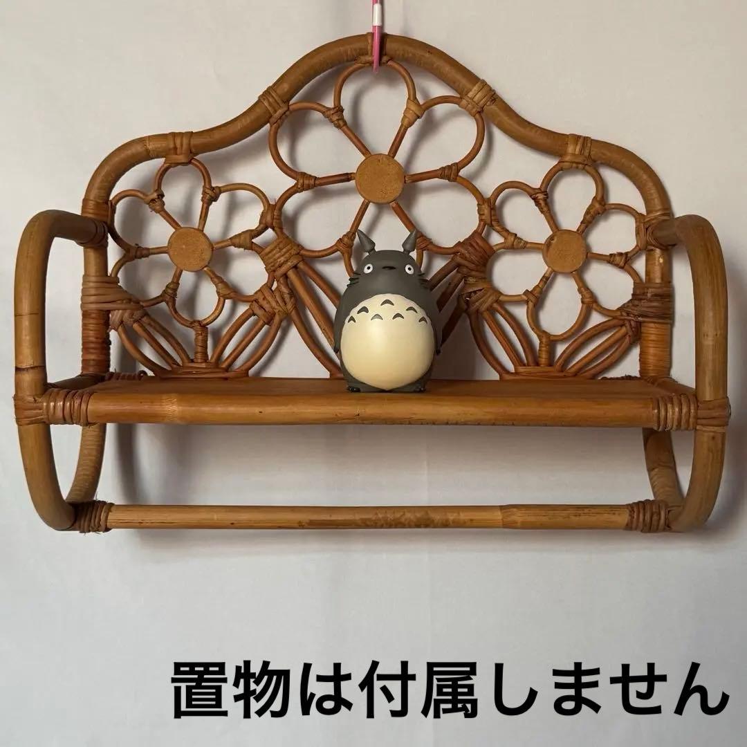 ラタン製　花モチーフ壁掛け木製ラック