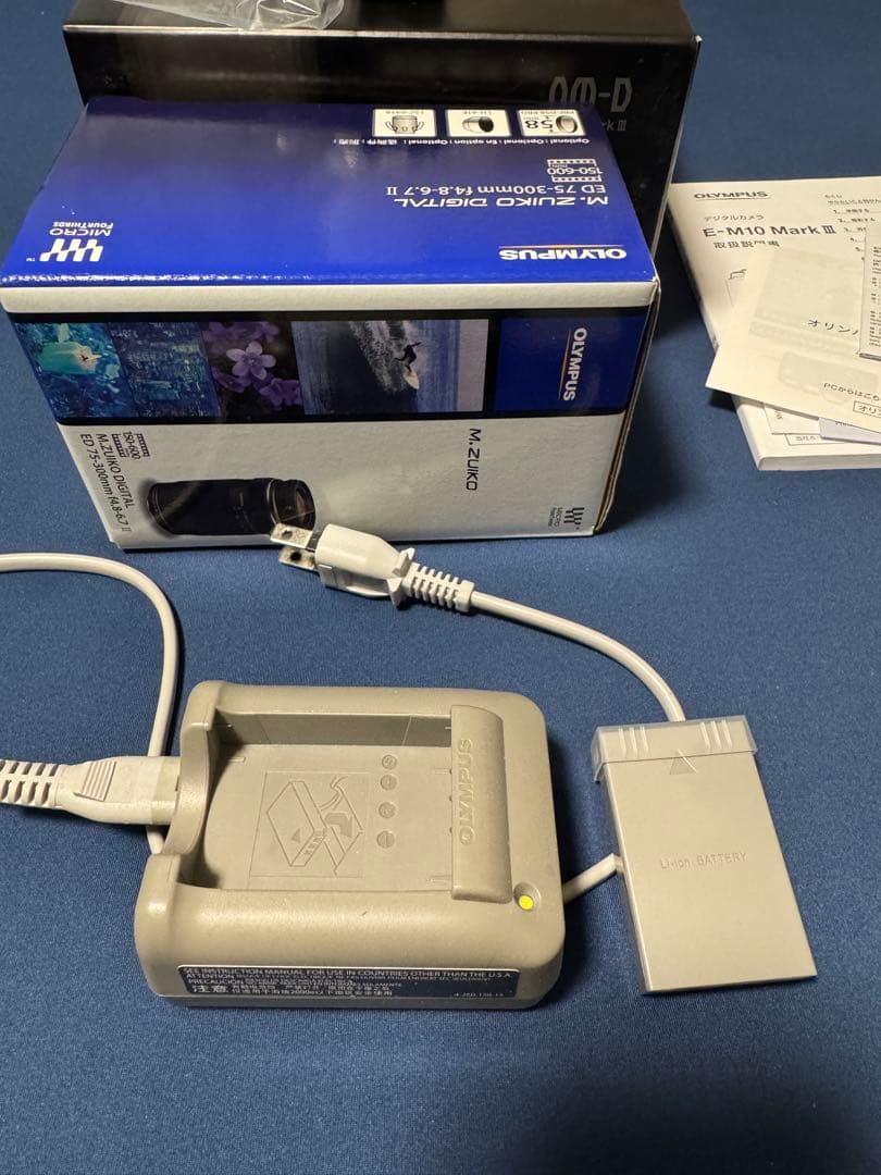 OLYMPUS OM-D E-M10 Mark Ⅲ本体 + レンズ二本