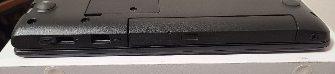 ThinkPadE560 i5第6世代 メモリ16　SSD　FHD Win11