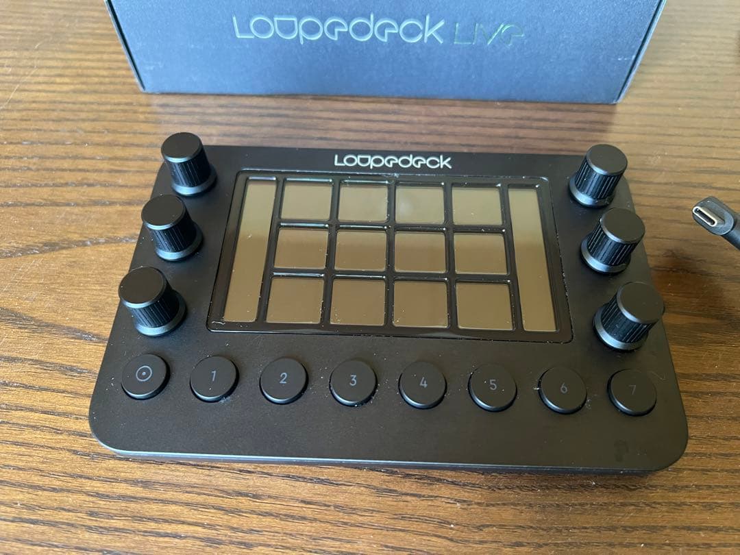 Loupedeck Live ブラック