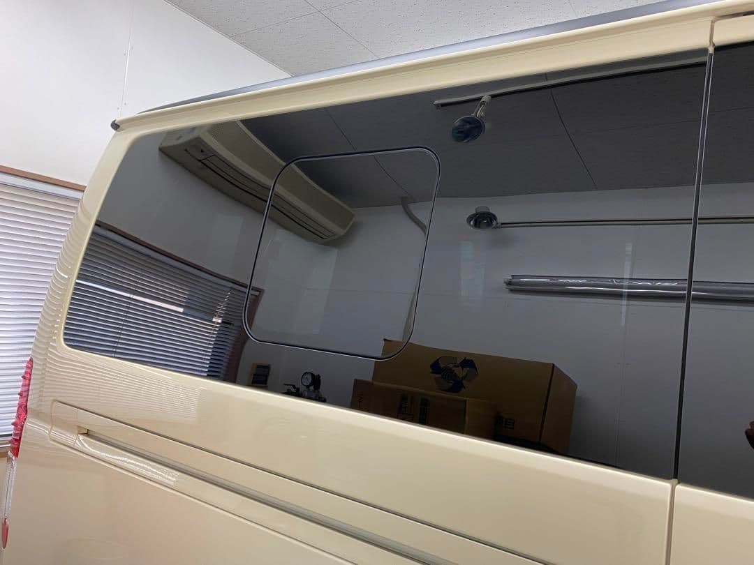 やんやん太郎　ハイエース クォーターガラス 右側 サードガラス 運転席側