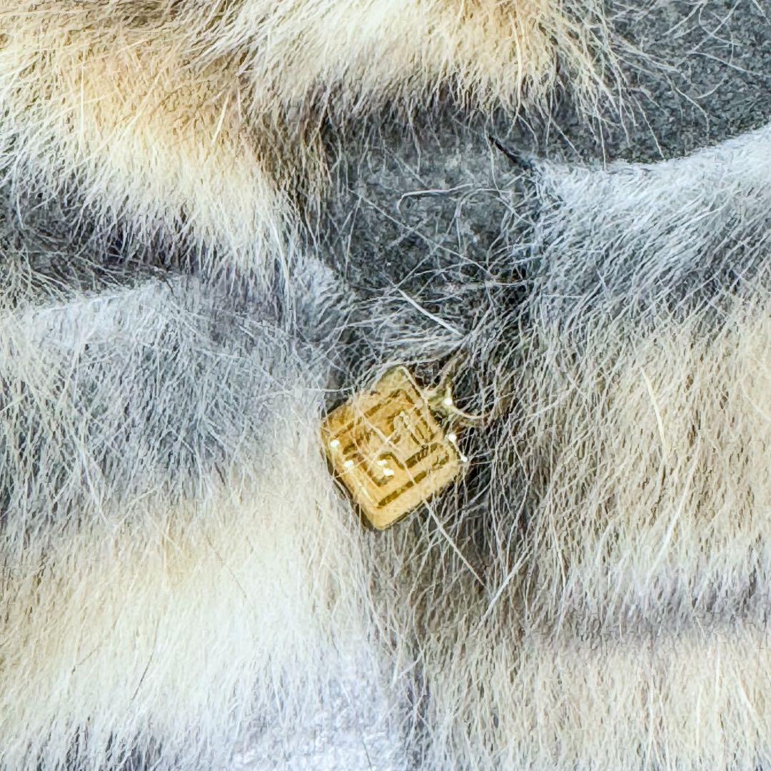 新品‼️ FENDI フェンディ　ラビットファー　ミンク　ビッグロゴ　ブローチ　茶