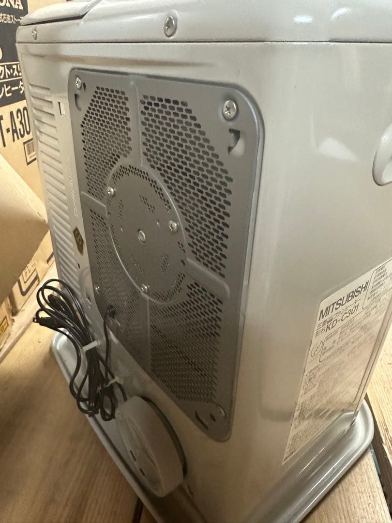 三菱　ファンヒータ　11畳用MITSUBISHI KD-C301