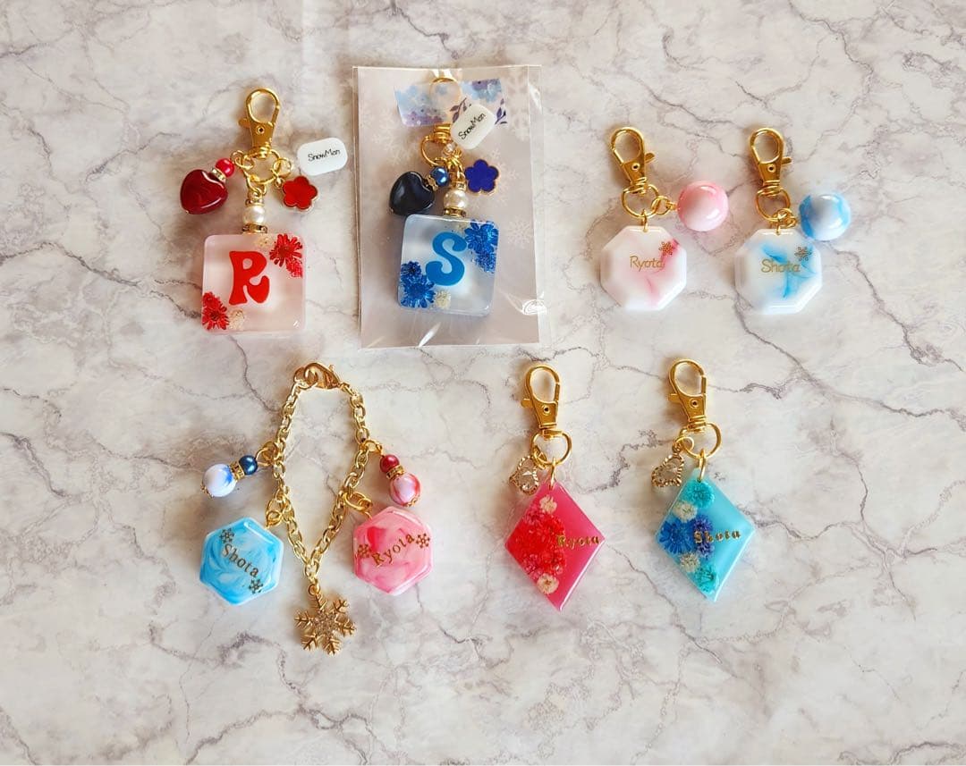 やまねこ断捨離中　Man イニシャル　フラワー　キーホルダー