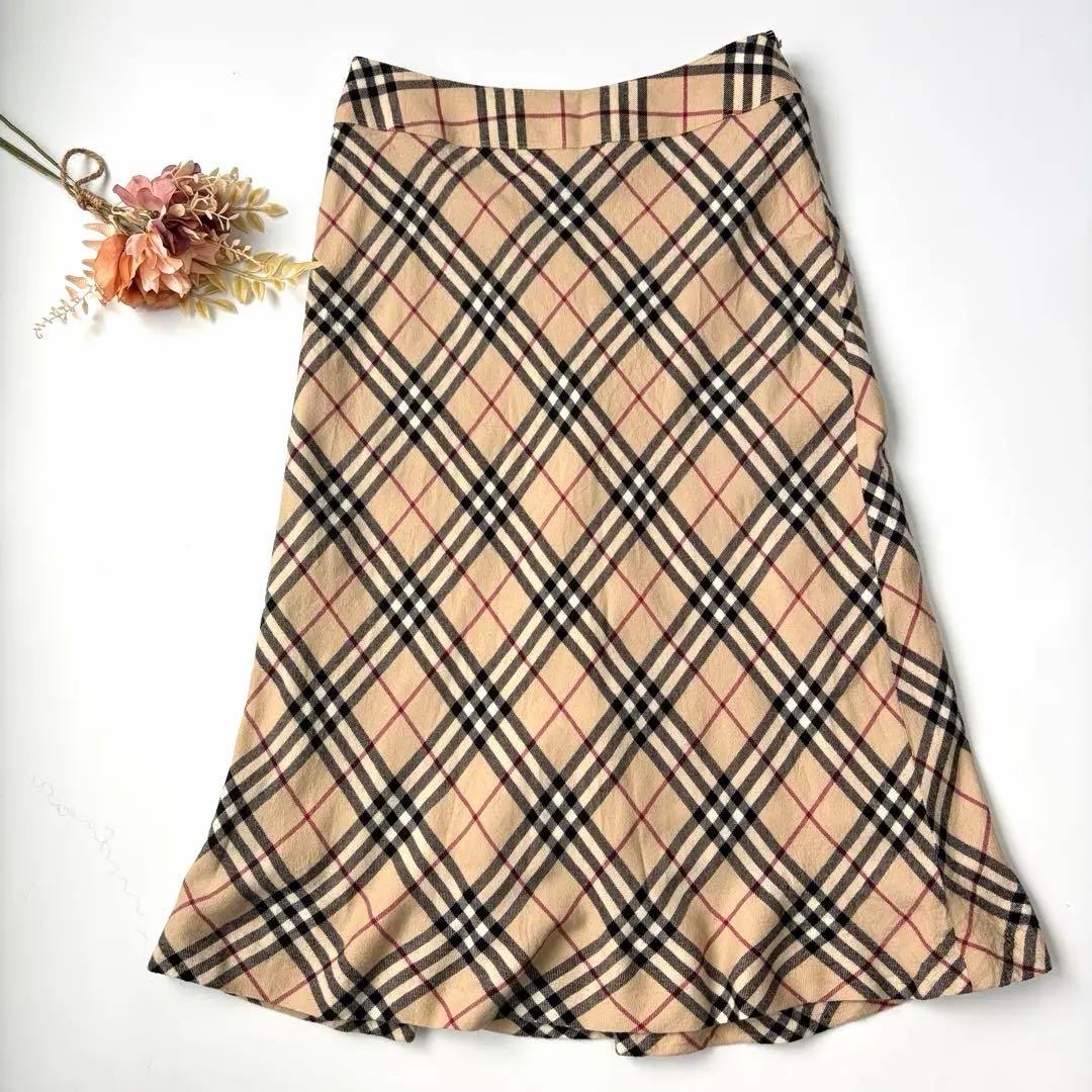 バーバリーロンドン　フレアスカート　ノバチェック柄　13