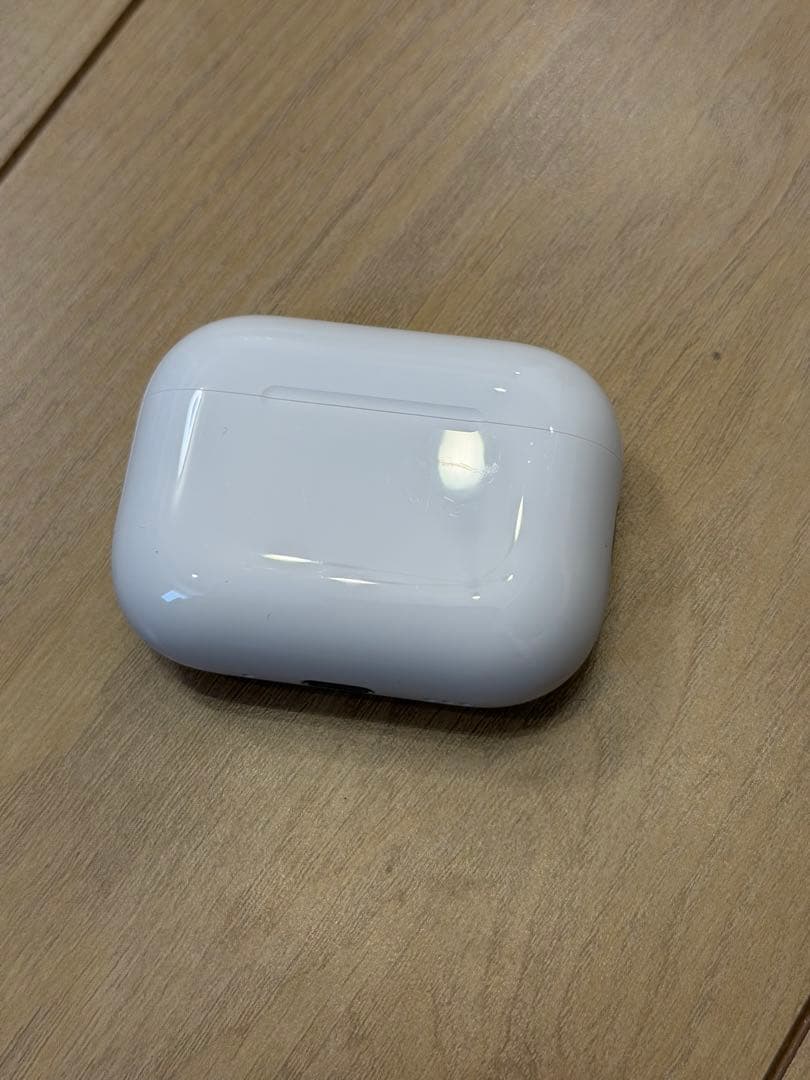 【一度使用】最新AirPods pro 3ケースのみ(2025/12/23購入)