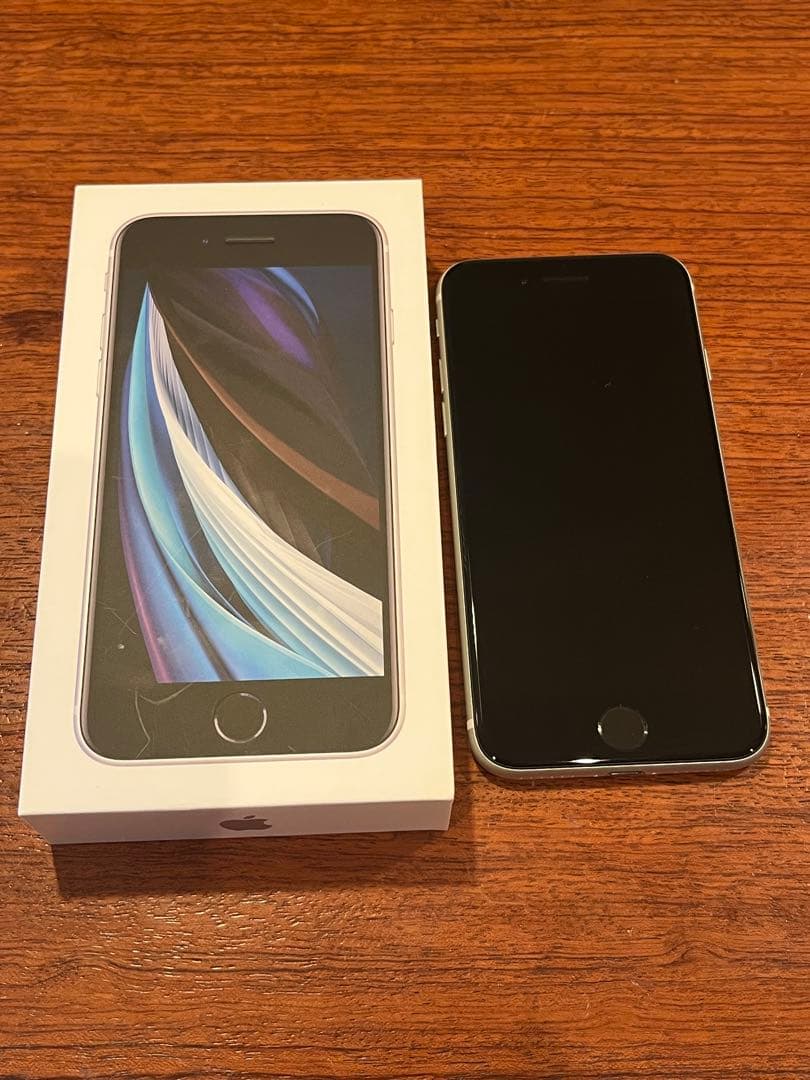 Apple iPhone SE (第2世代) ホワイトA2296 SIMフリー