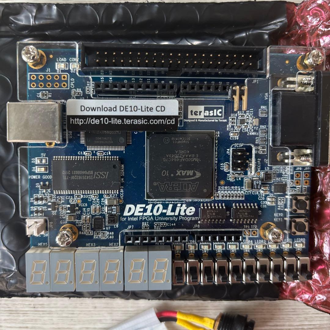 Intel DE10-Lite 開発ボード
