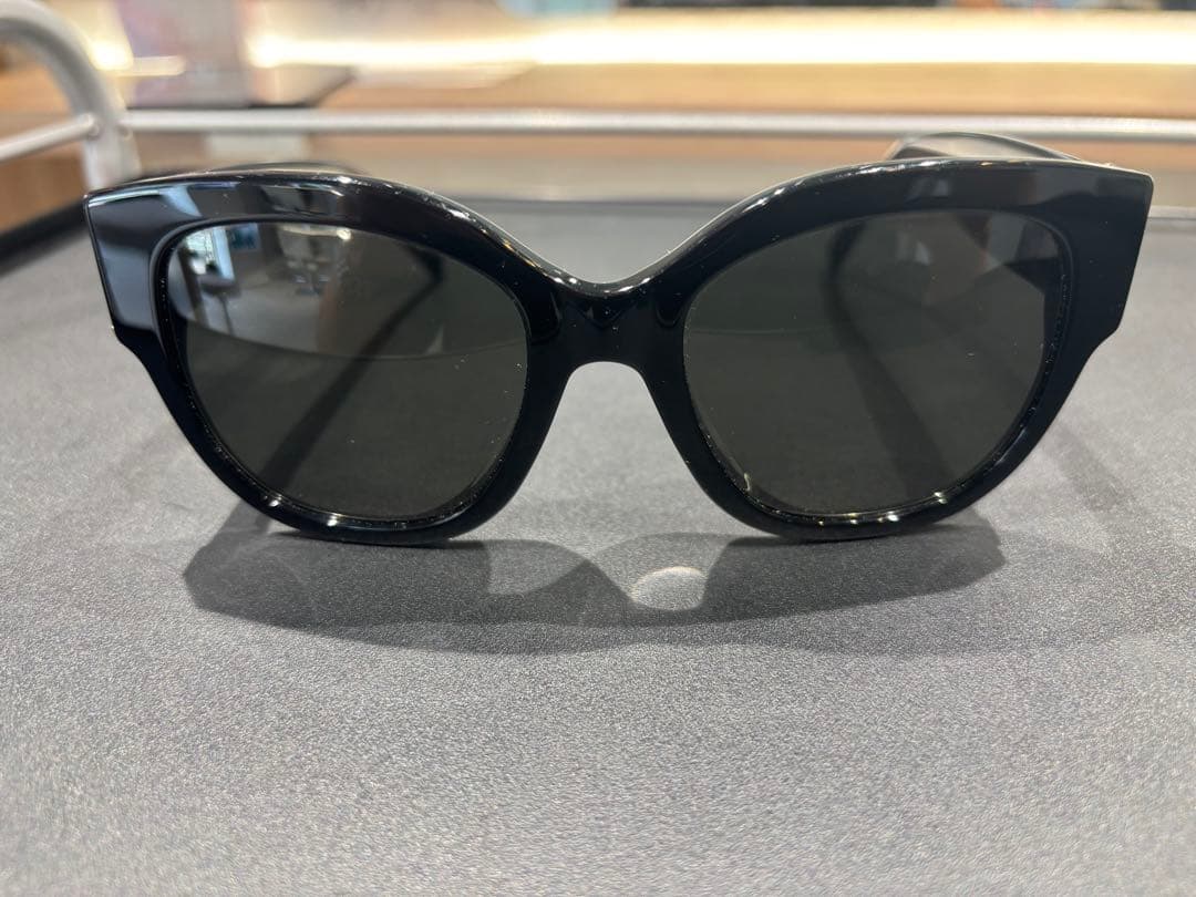 YSL イヴ・サンローラン　サングラス　ブラック キャットアイ