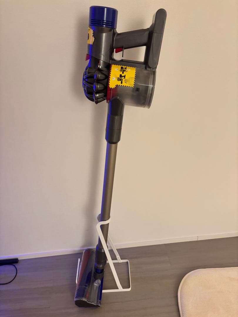 Dyson ダイソン　sv10 本体＋充電器　スタンド付き