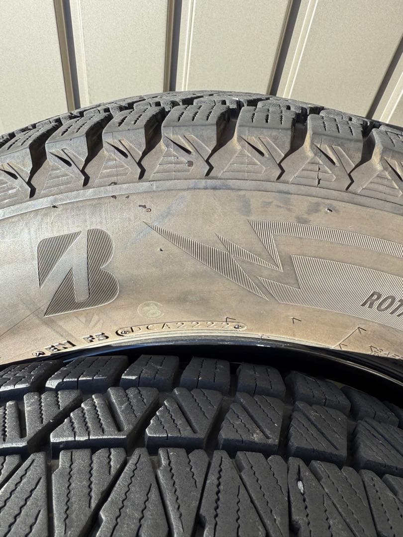 ブリヂストン 17インチ アルミホイールスタッドレスタイヤエコフォルム　ハリアー