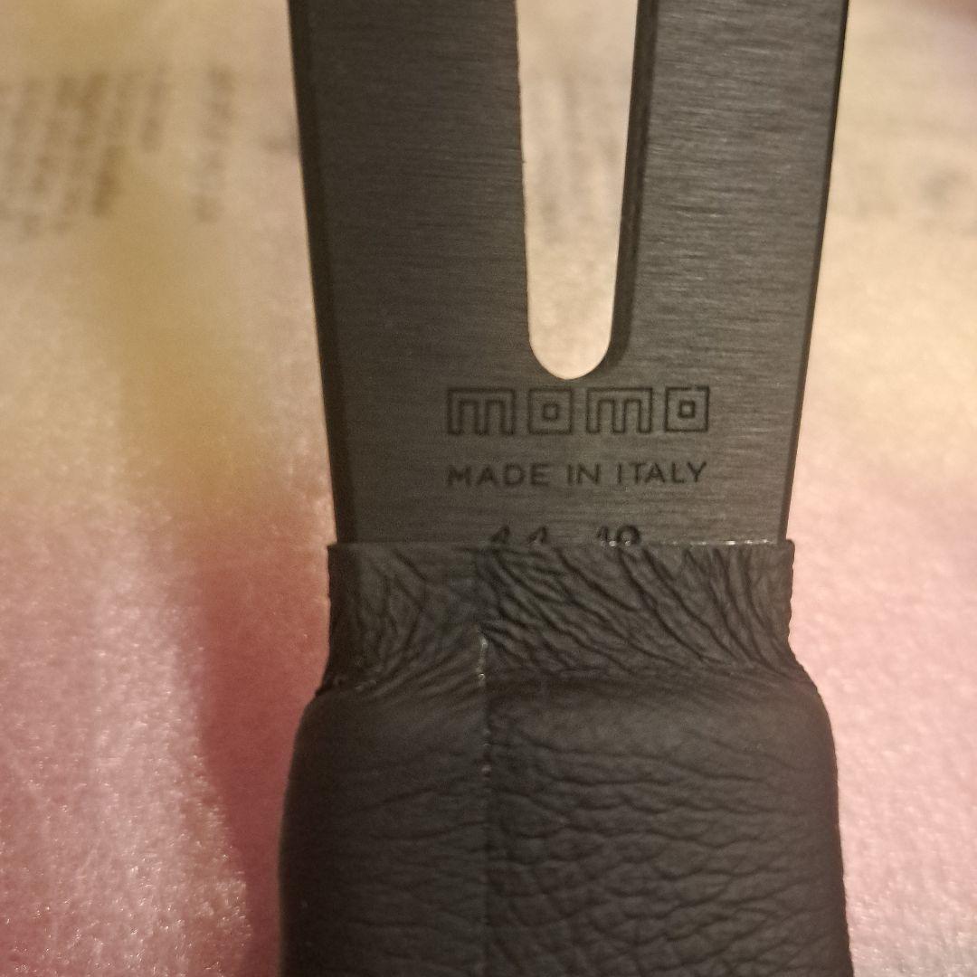 【送料込】MOMO ステアリング MOD.08 ブラックレザー