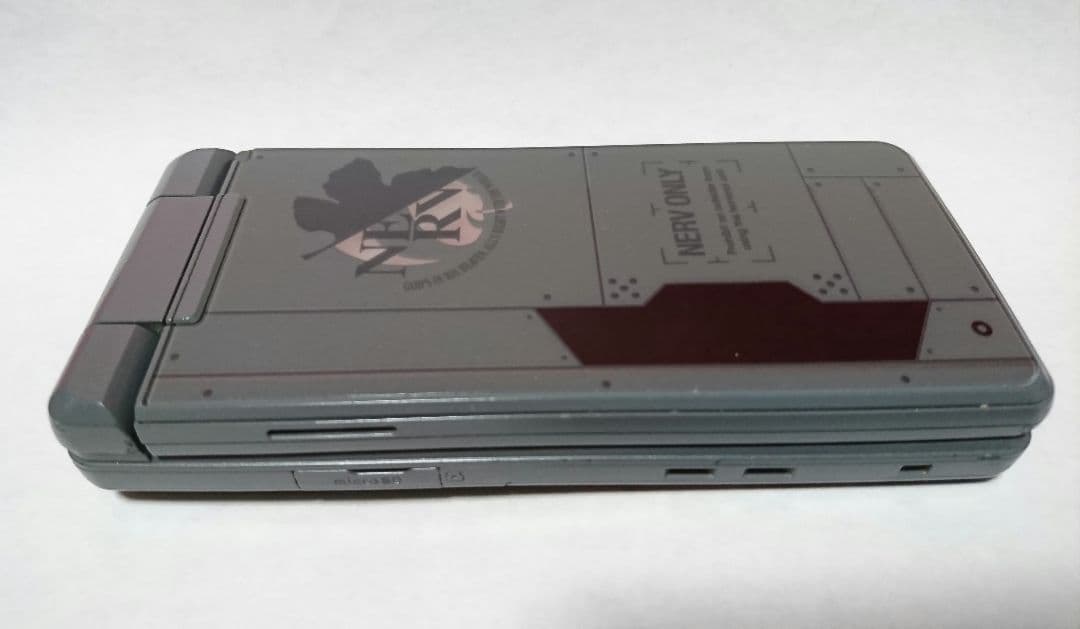 『ヱヴァンゲリヲン新劇場版:破』NERV特別仕様携帯「SH06-A NERV」