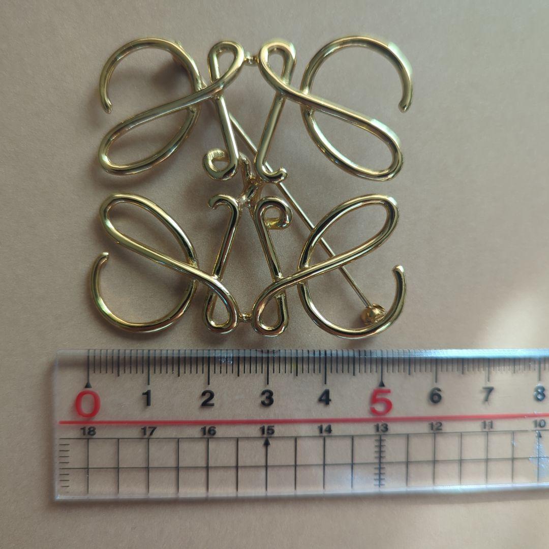 25日まで！極美品【LOEWE】 ロエベ アナグラム　 ブローチ ゴールド