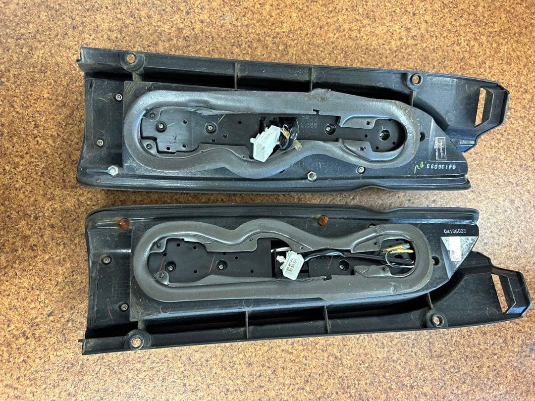 ハイエース　テールランプ