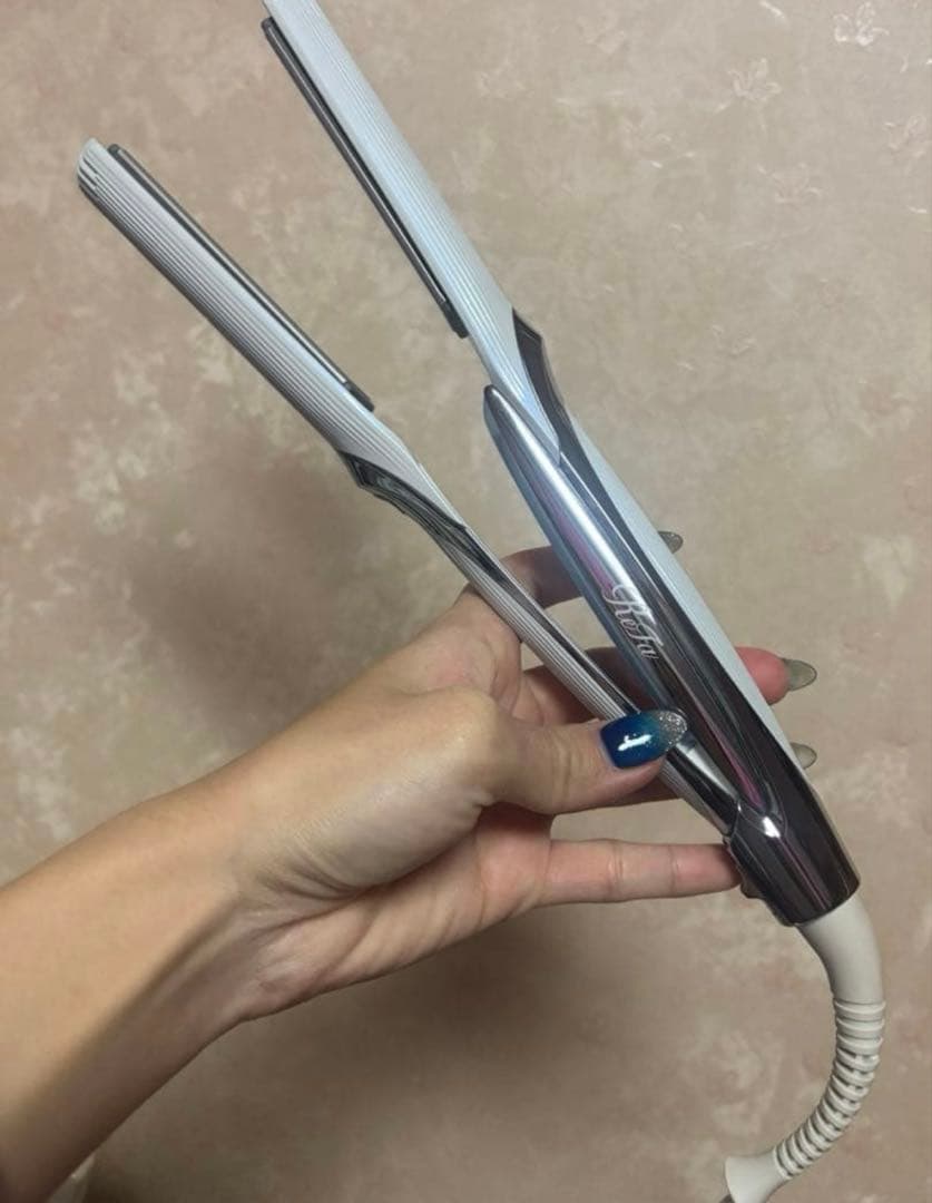 値下げ！最新モデル リファ ストレートアイロンプロ 海外対応