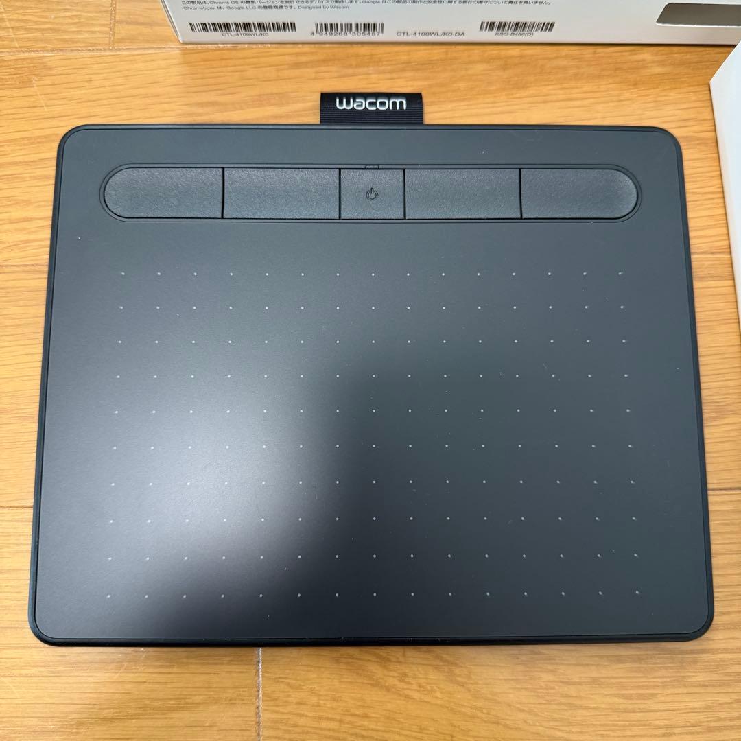 ほぼ新品 Wacom Intuos ペンタブレット 本体　ペン ワコム
