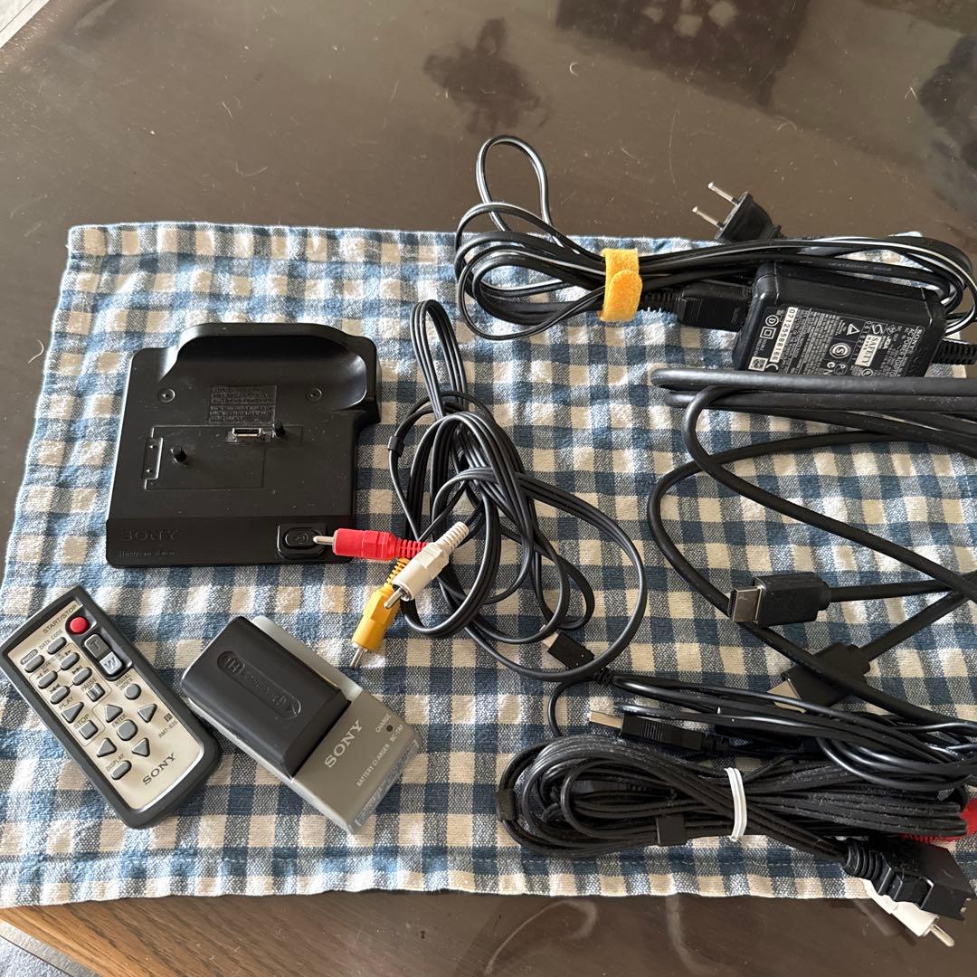 SONY ハンディカムHDR-SR11 バッテリー、テレビなどに繋ぐ配線など