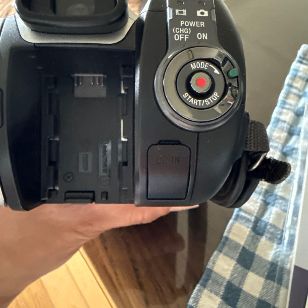 SONY ハンディカムHDR-SR11 バッテリー、テレビなどに繋ぐ配線など