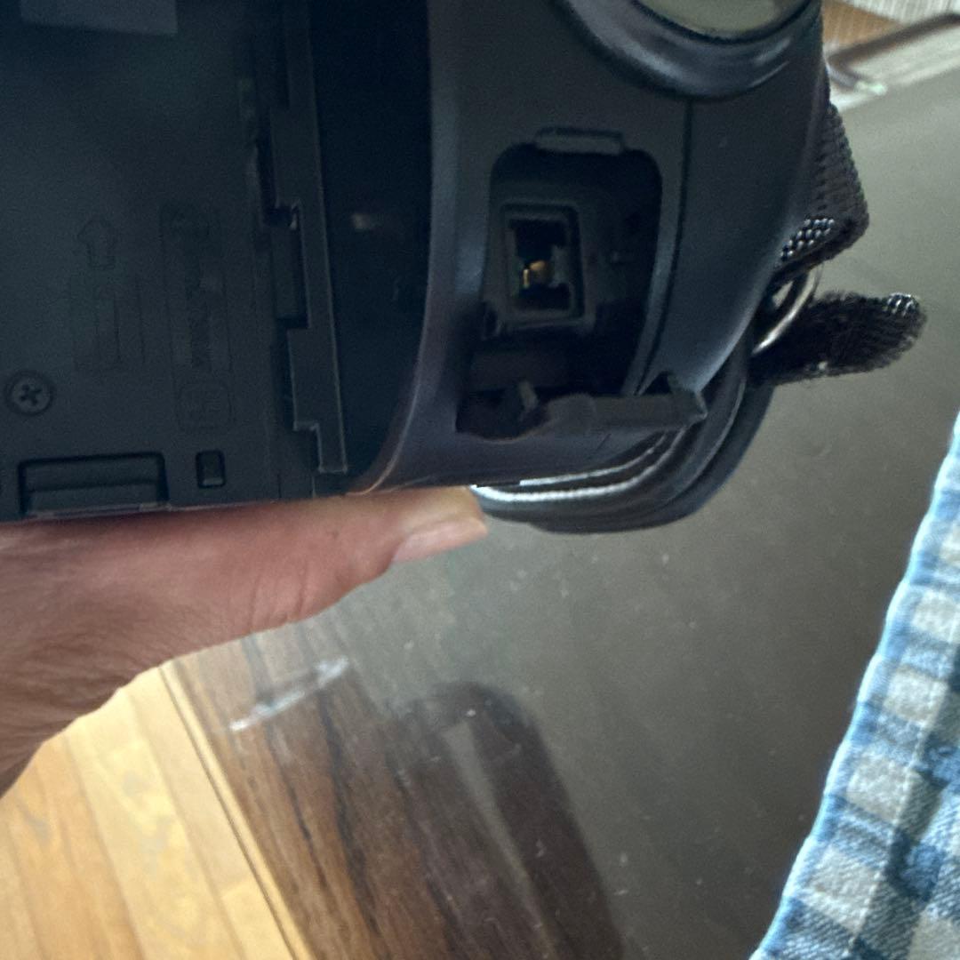 SONY ハンディカムHDR-SR11 バッテリー、テレビなどに繋ぐ配線など