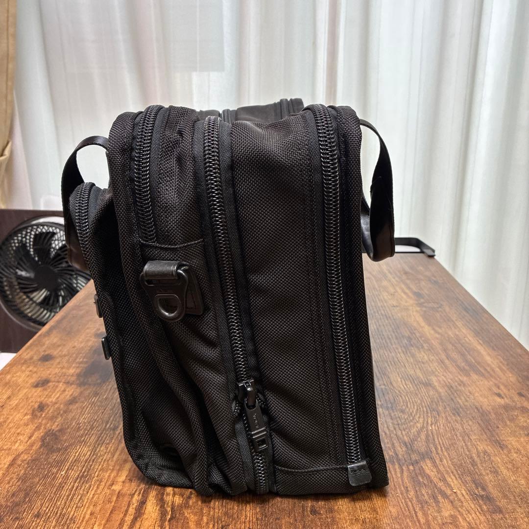 ビジネスバッグ ブラック 収納力高