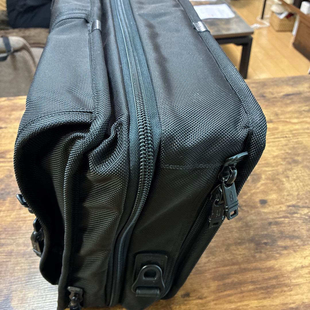 ビジネスバッグ ブラック 収納力高