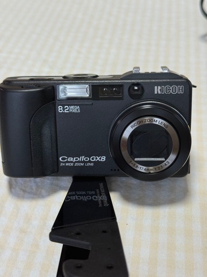 RICOH Caplio GX8 8.2メガピクセル