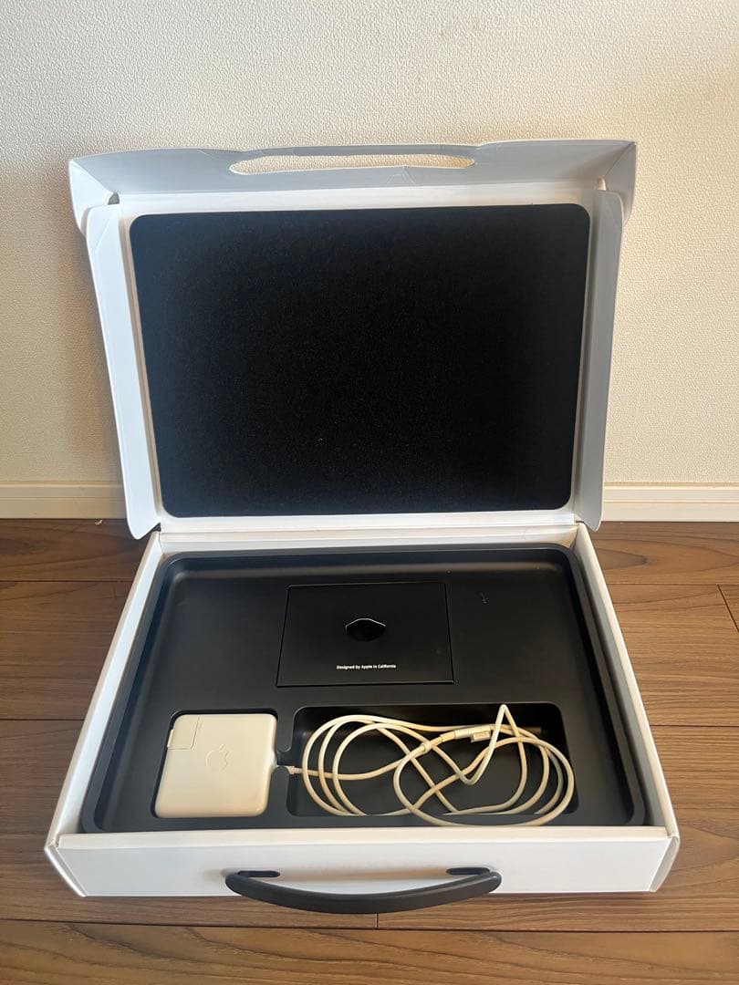 MacBook Pro 13.3インチ シルバー 本体 DVD挿入口有り