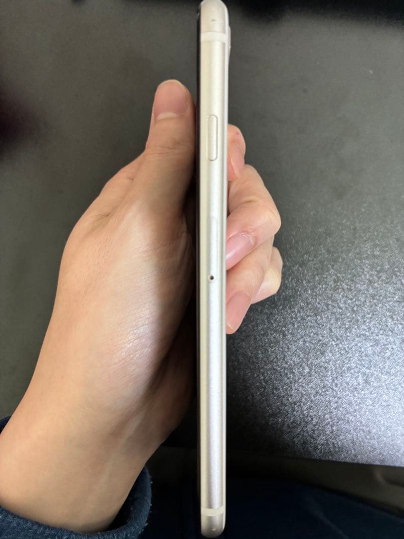 【中古・美品】iPhone se3 本体及び付属品