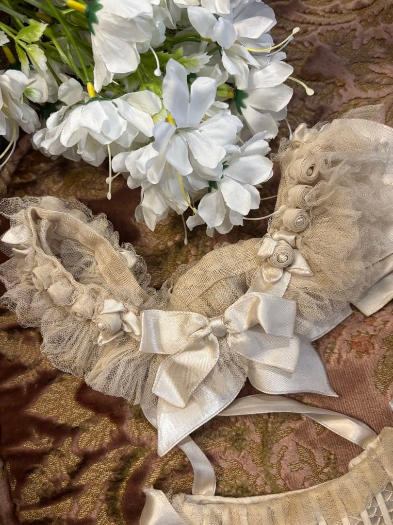 フランスアンティーク✨小さな薔薇リボンバック薔薇の花輪刺繍入りジャボ3点セット‼︎