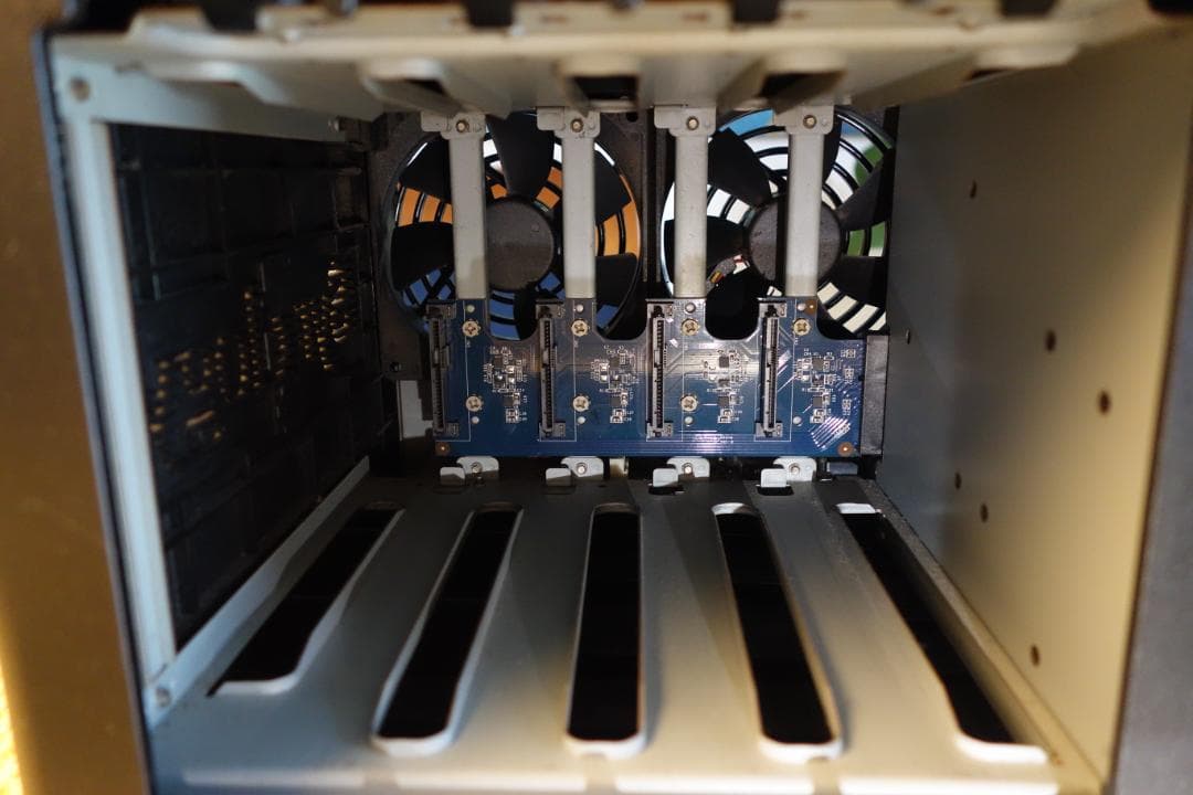 【美品】Synology DS916+ (28TB HDD WD Red)